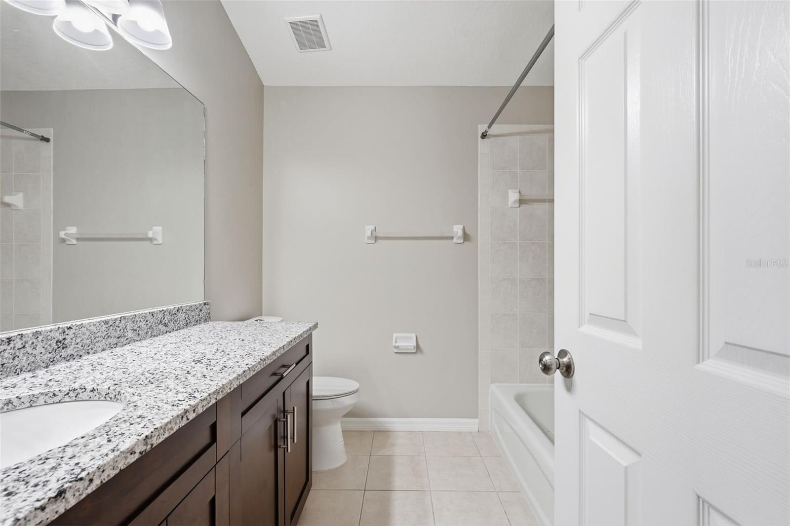 7444 MOORGATE CT