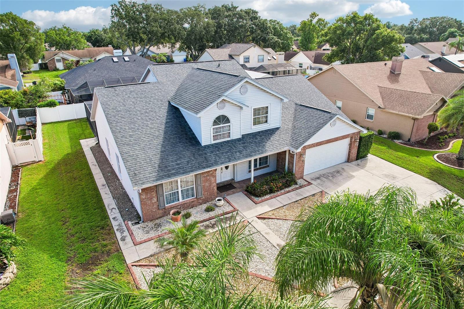 1424 DUMONT DR