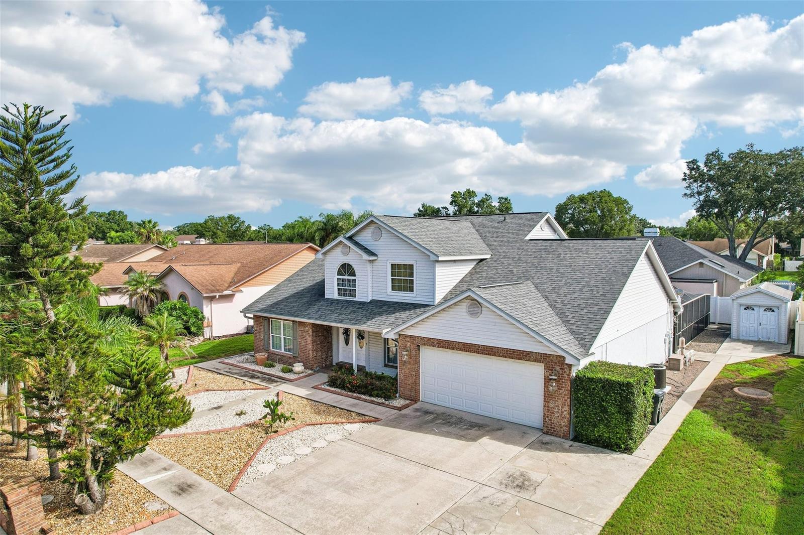 1424 DUMONT DR