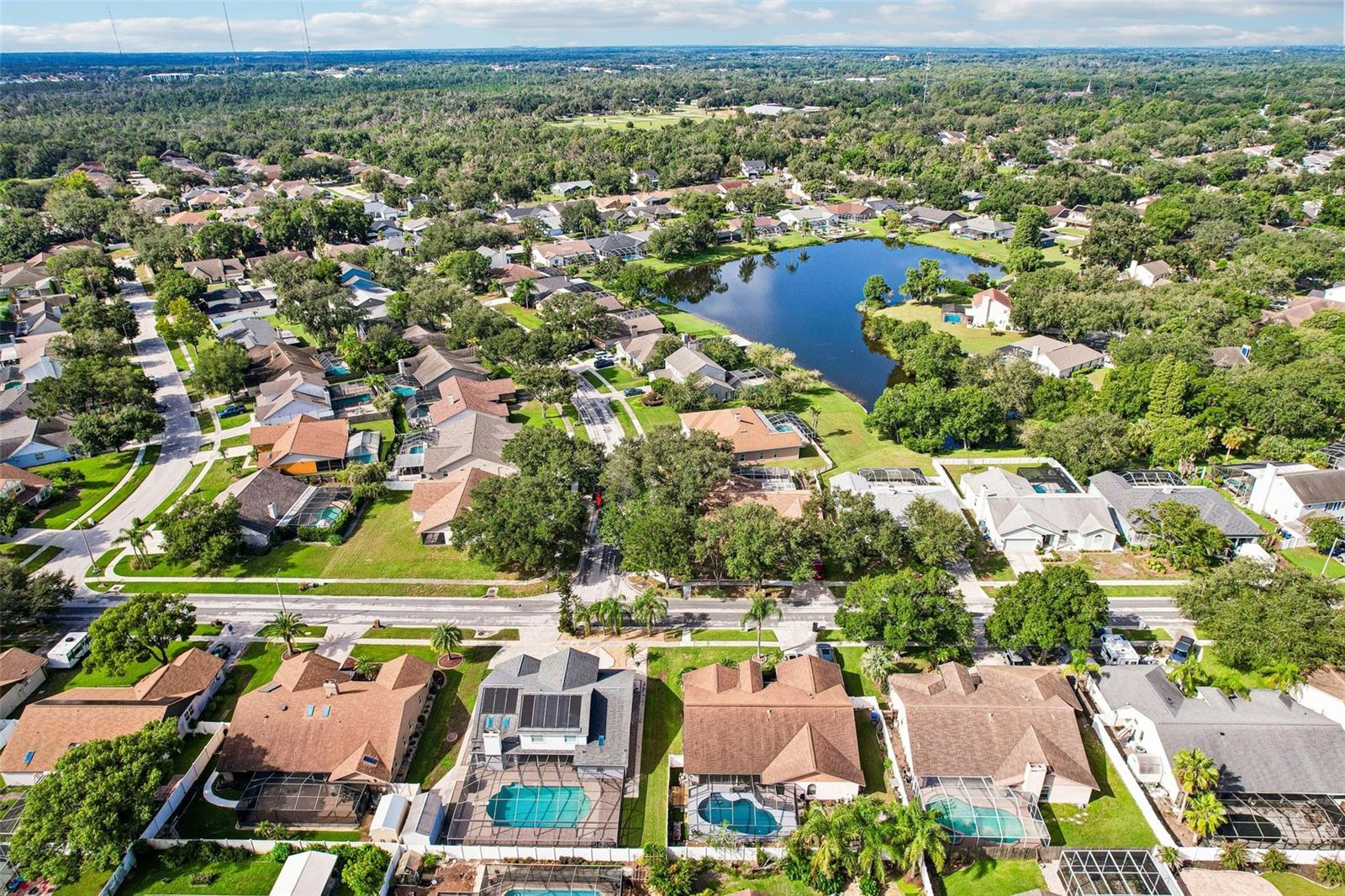 1424 DUMONT DR