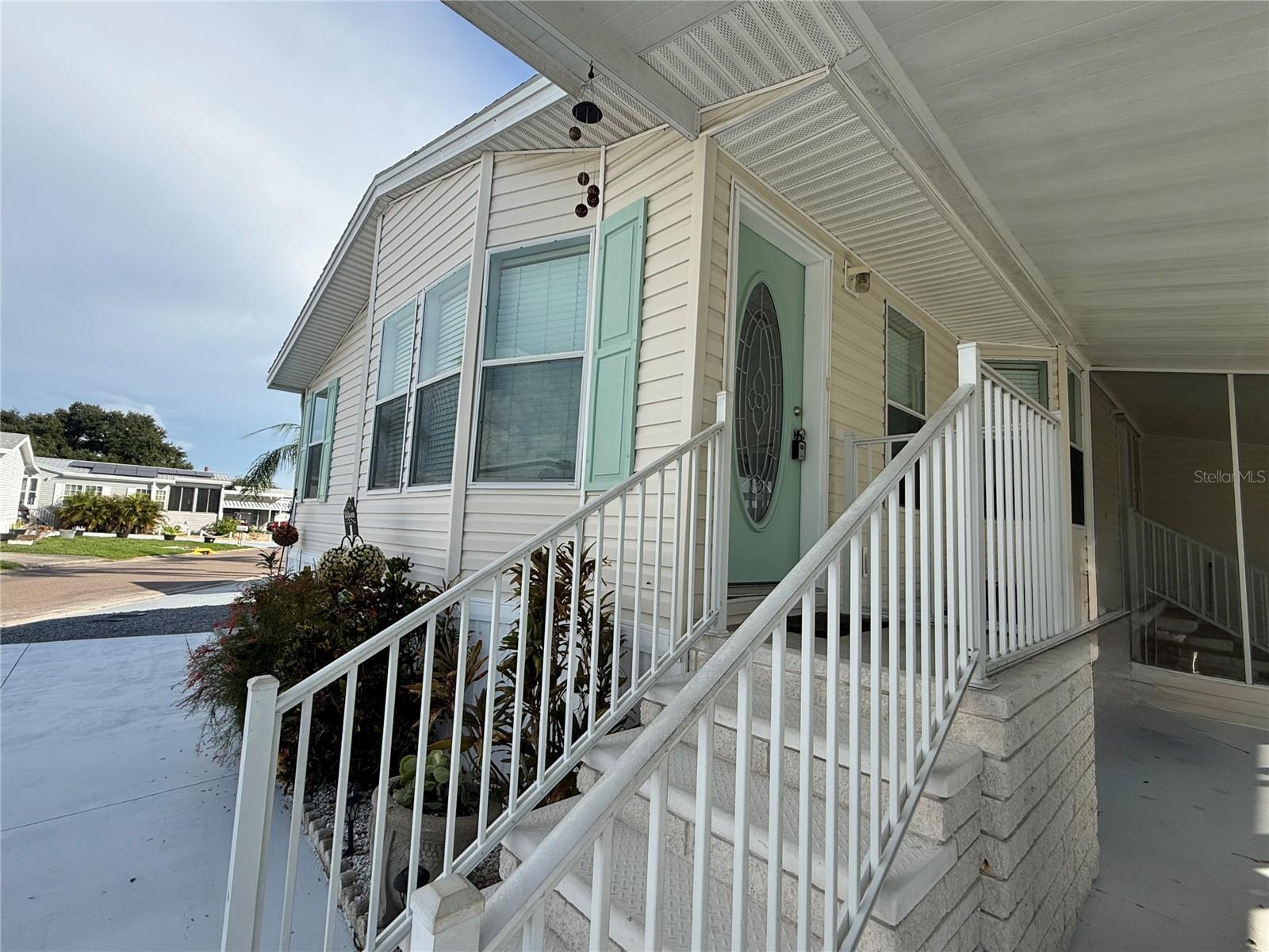 115 E SAINT ANNES CIR