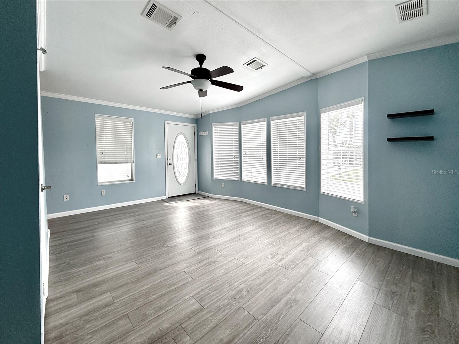 115 E SAINT ANNES CIR