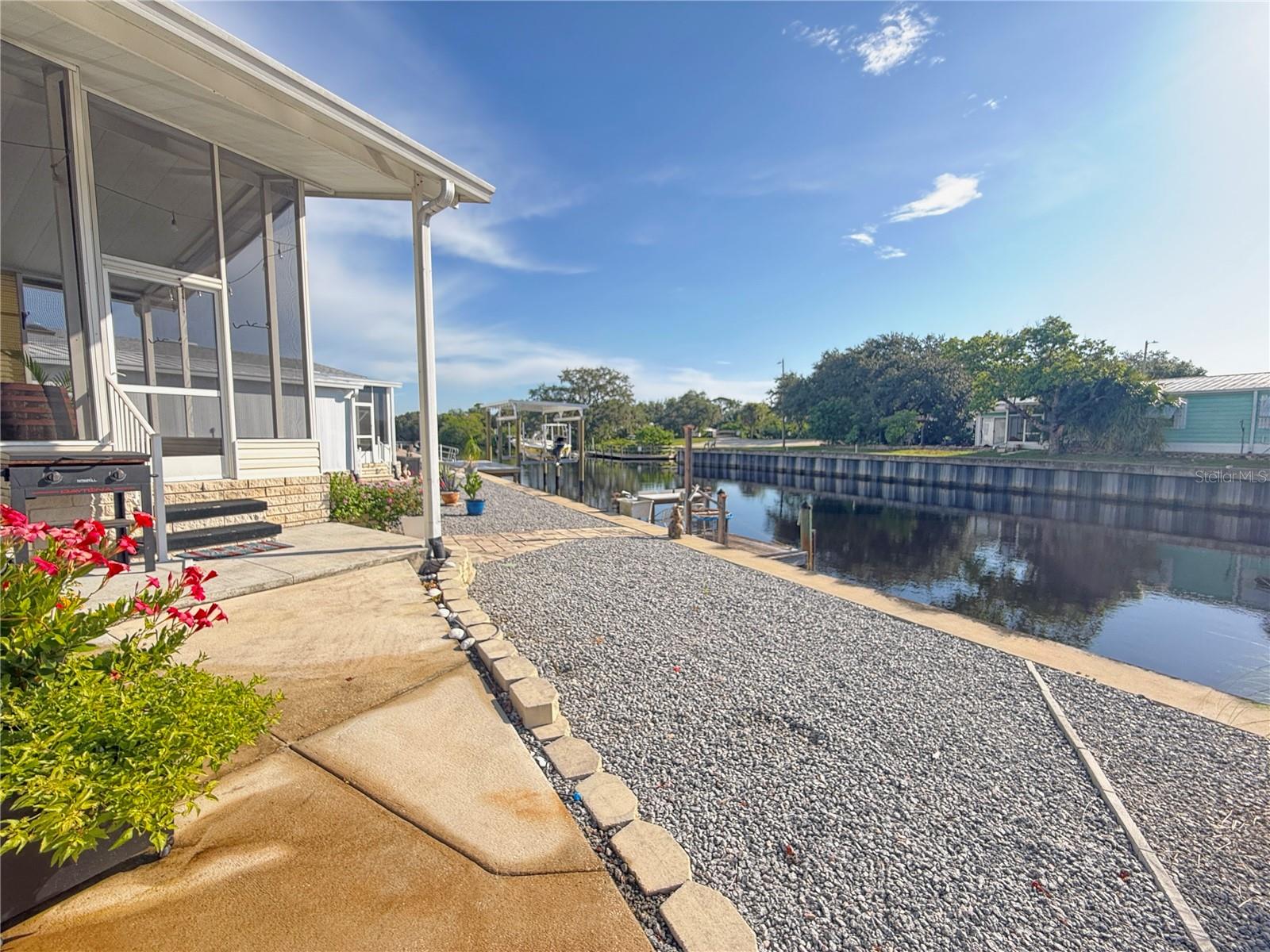115 E SAINT ANNES CIR