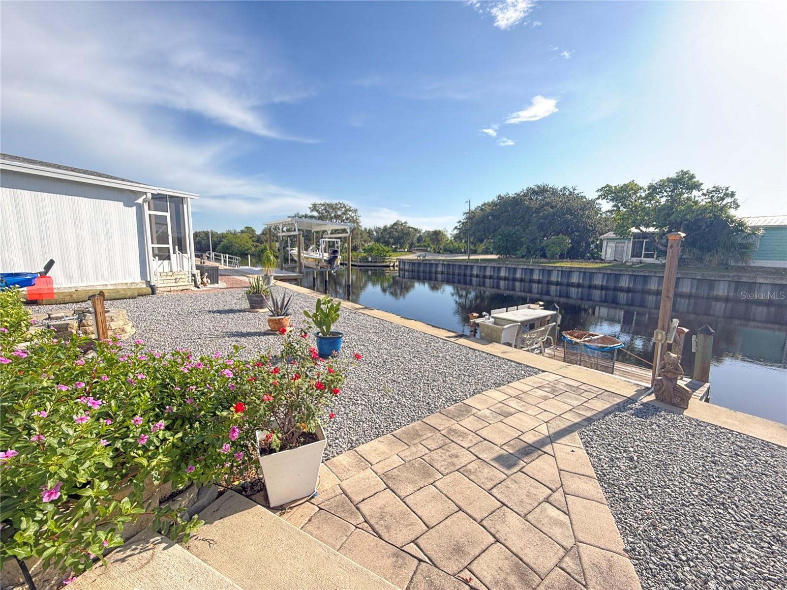 115 E SAINT ANNES CIR