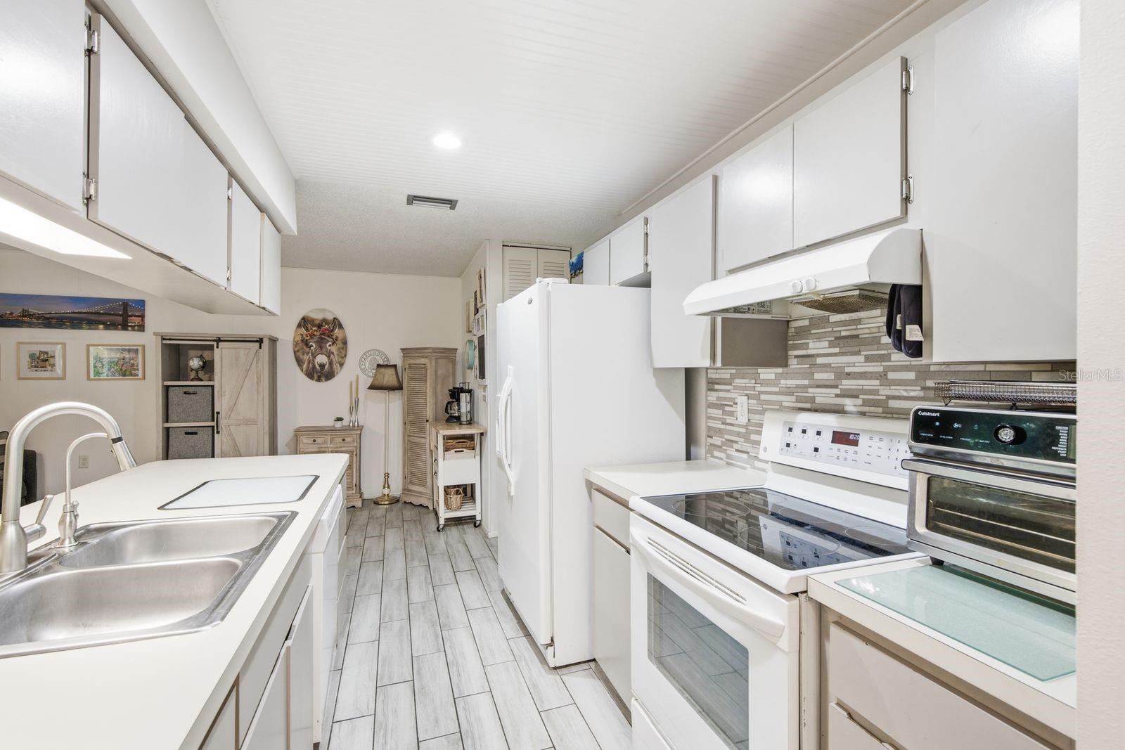 10624 ENCINO CT