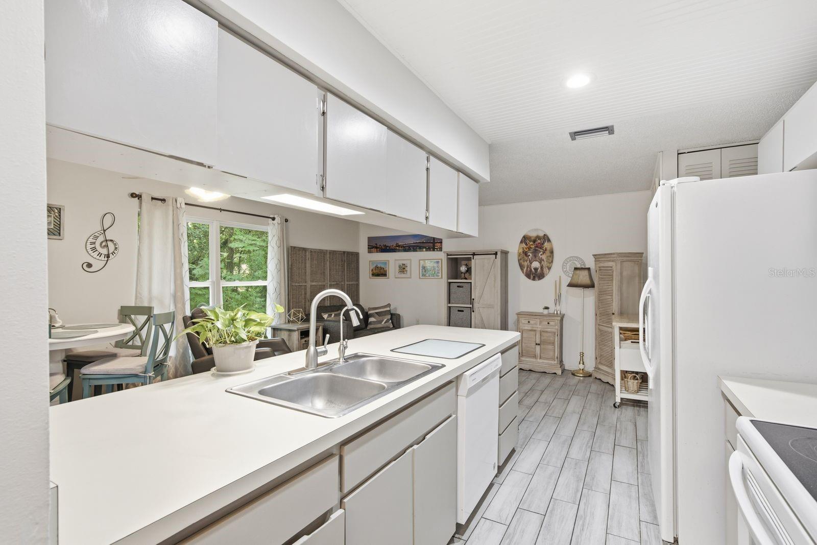 10624 ENCINO CT