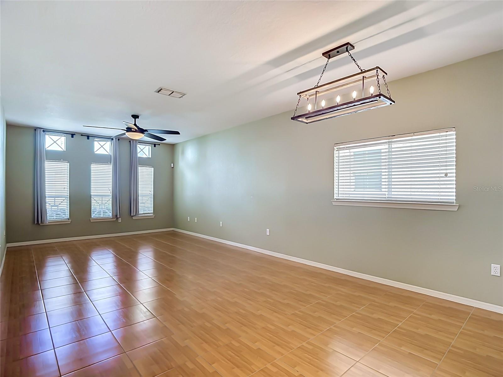 4008 BANGALOW PALM CT
