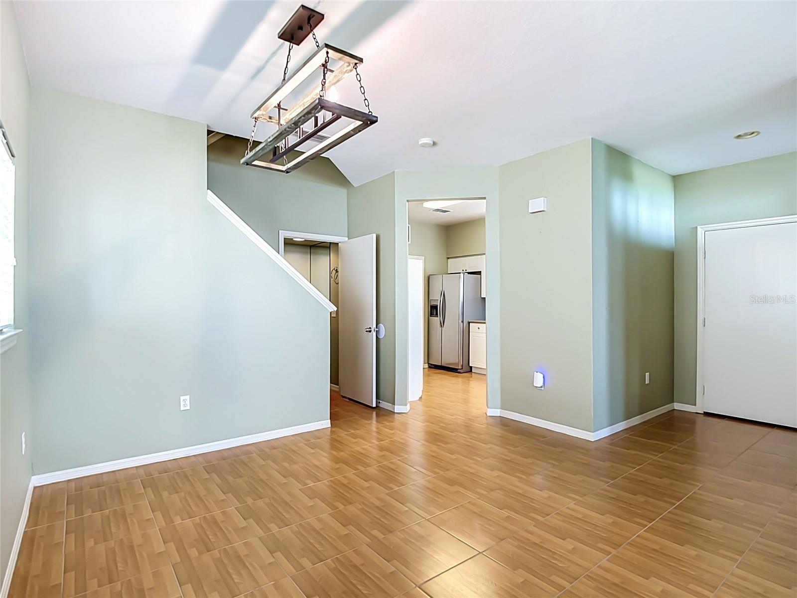 4008 BANGALOW PALM CT