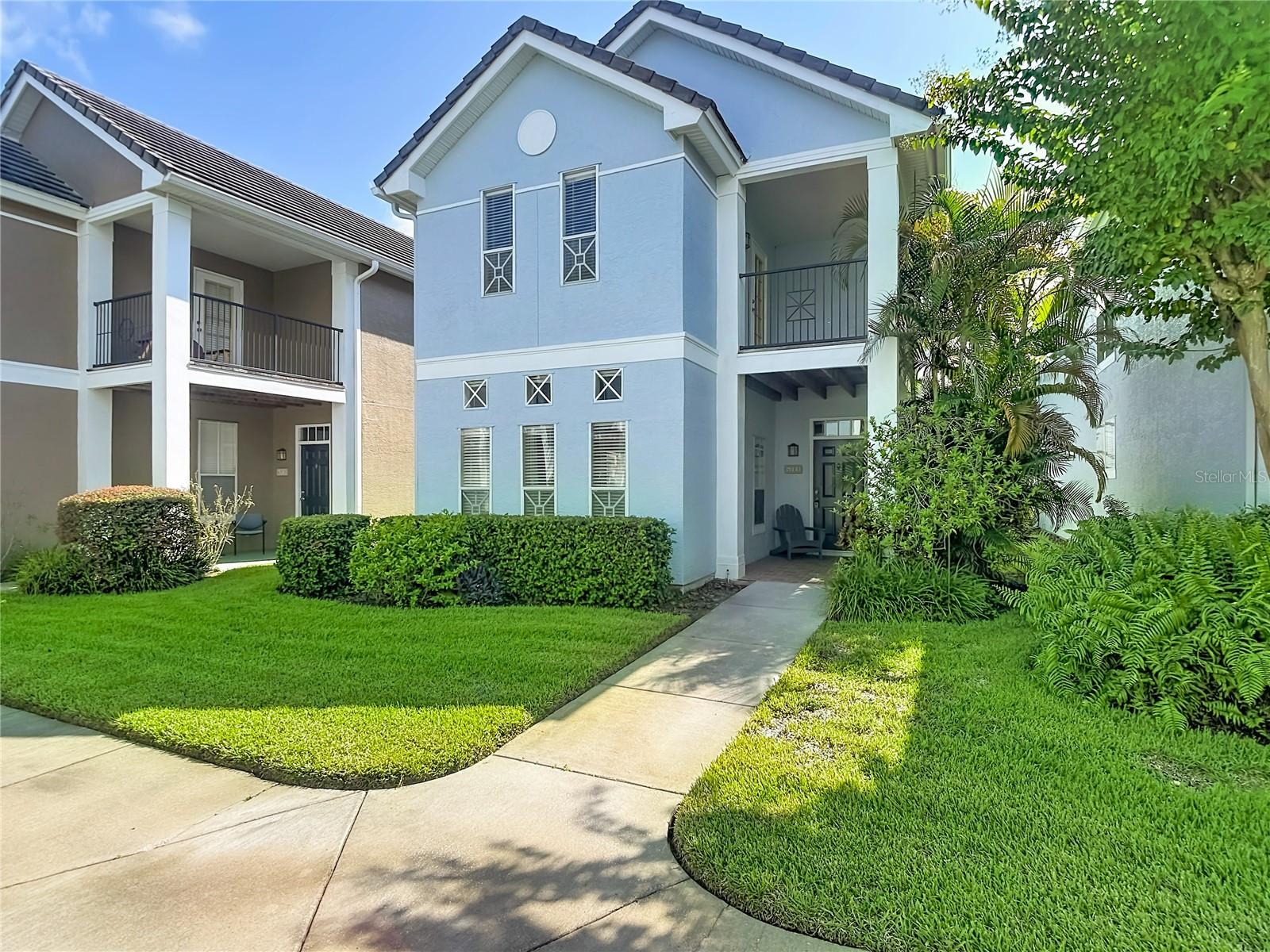 4008 BANGALOW PALM CT