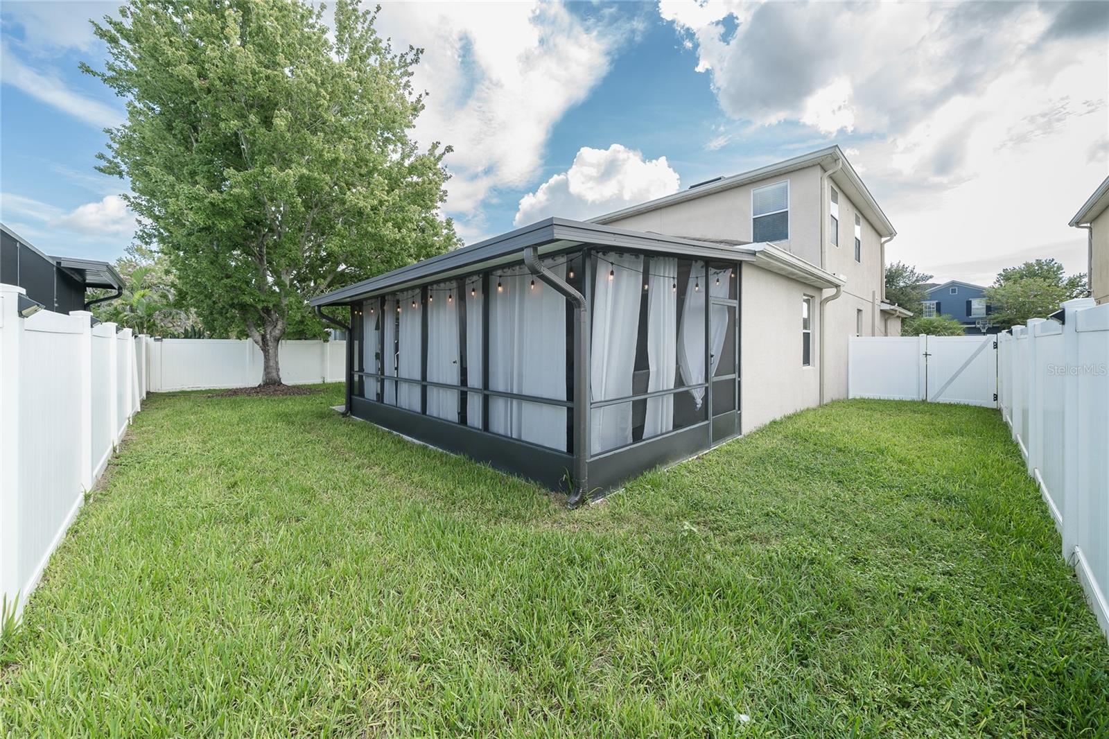 12226 FAIRLAWN DR