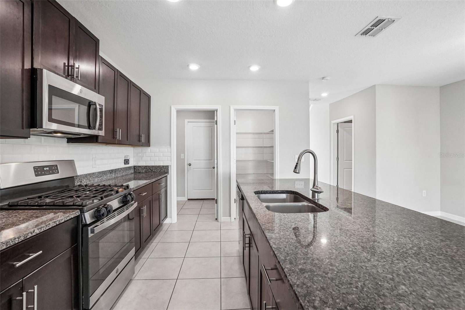 9663 CHANNING HILL DR