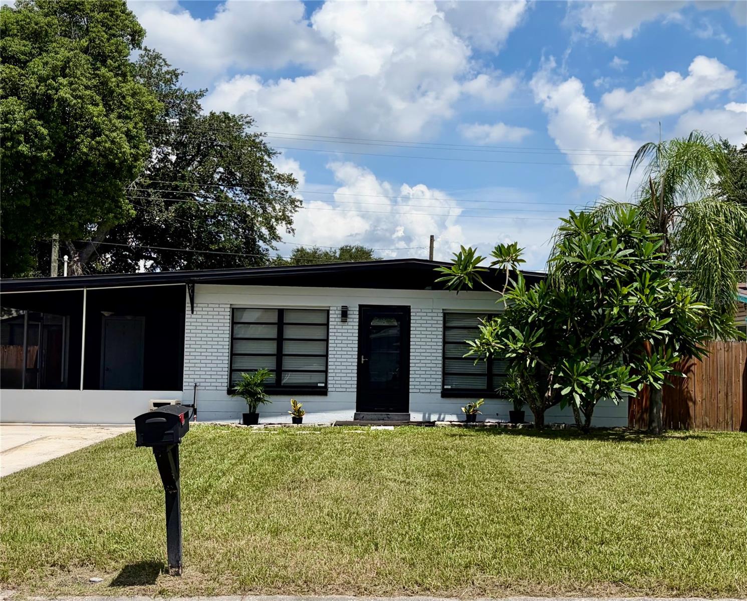 707 LAKEWOOD AVE