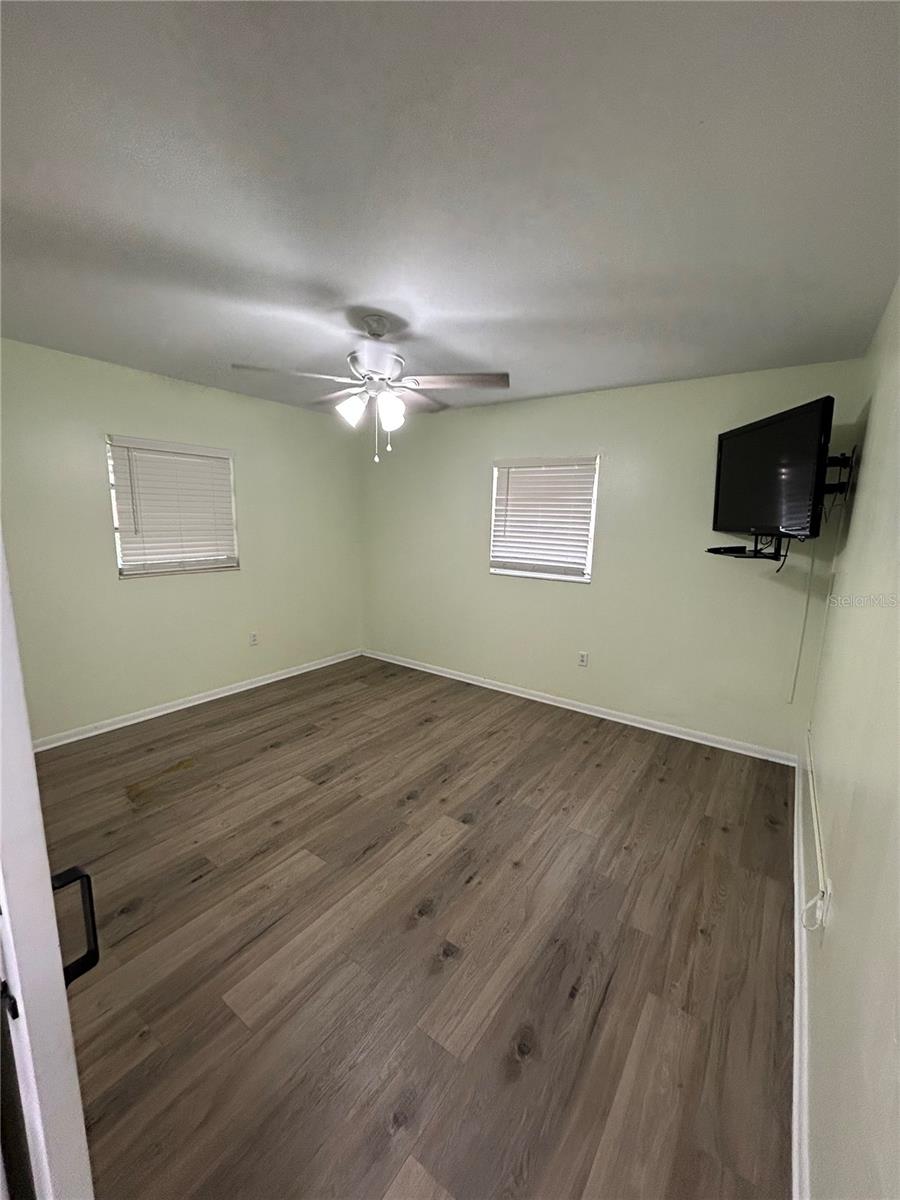 707 LAKEWOOD AVE