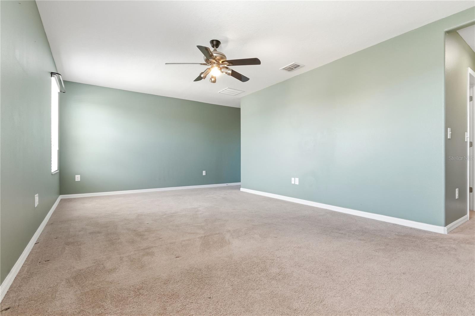 13822 REINDEER CIR