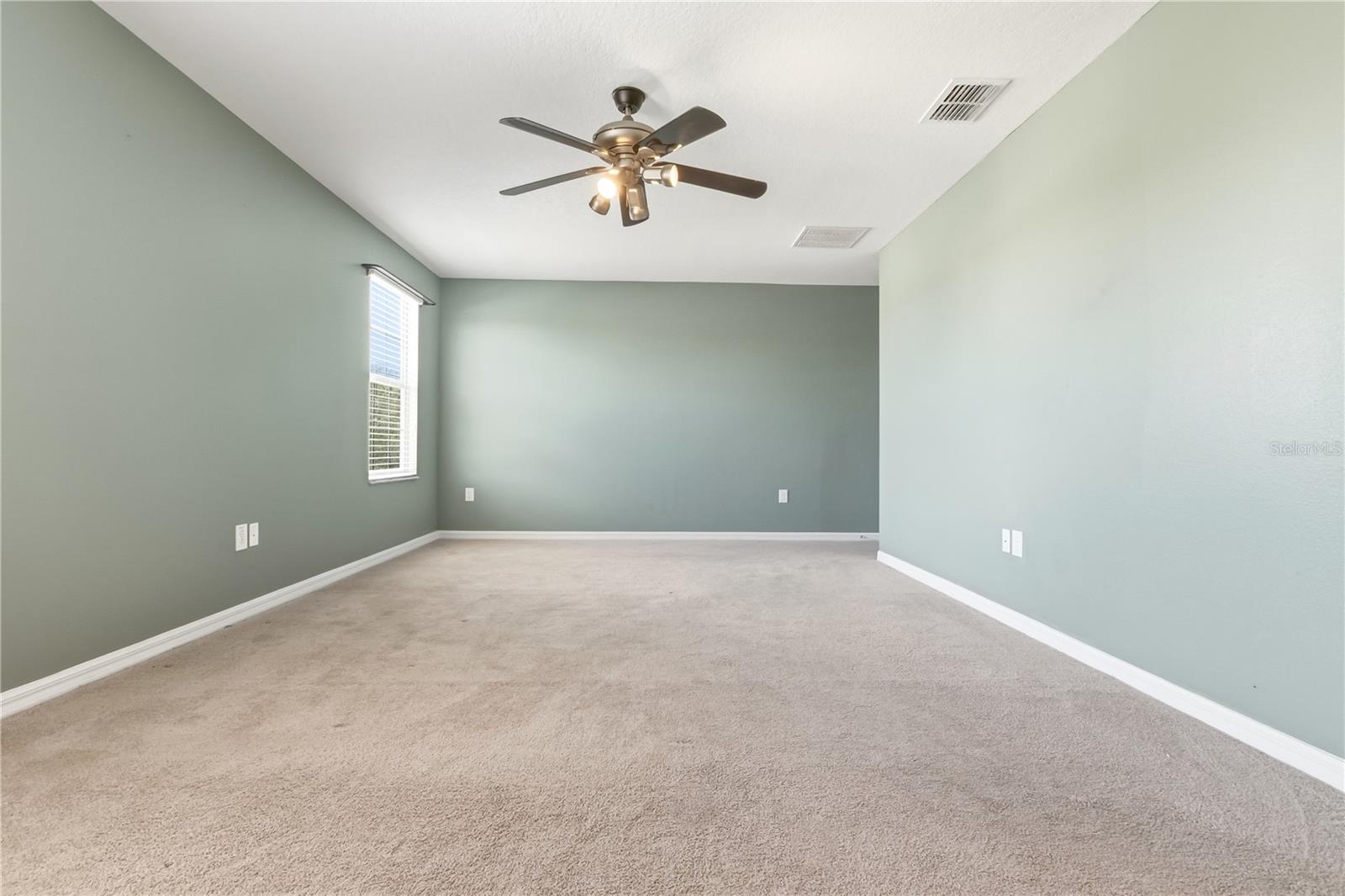 13822 REINDEER CIR