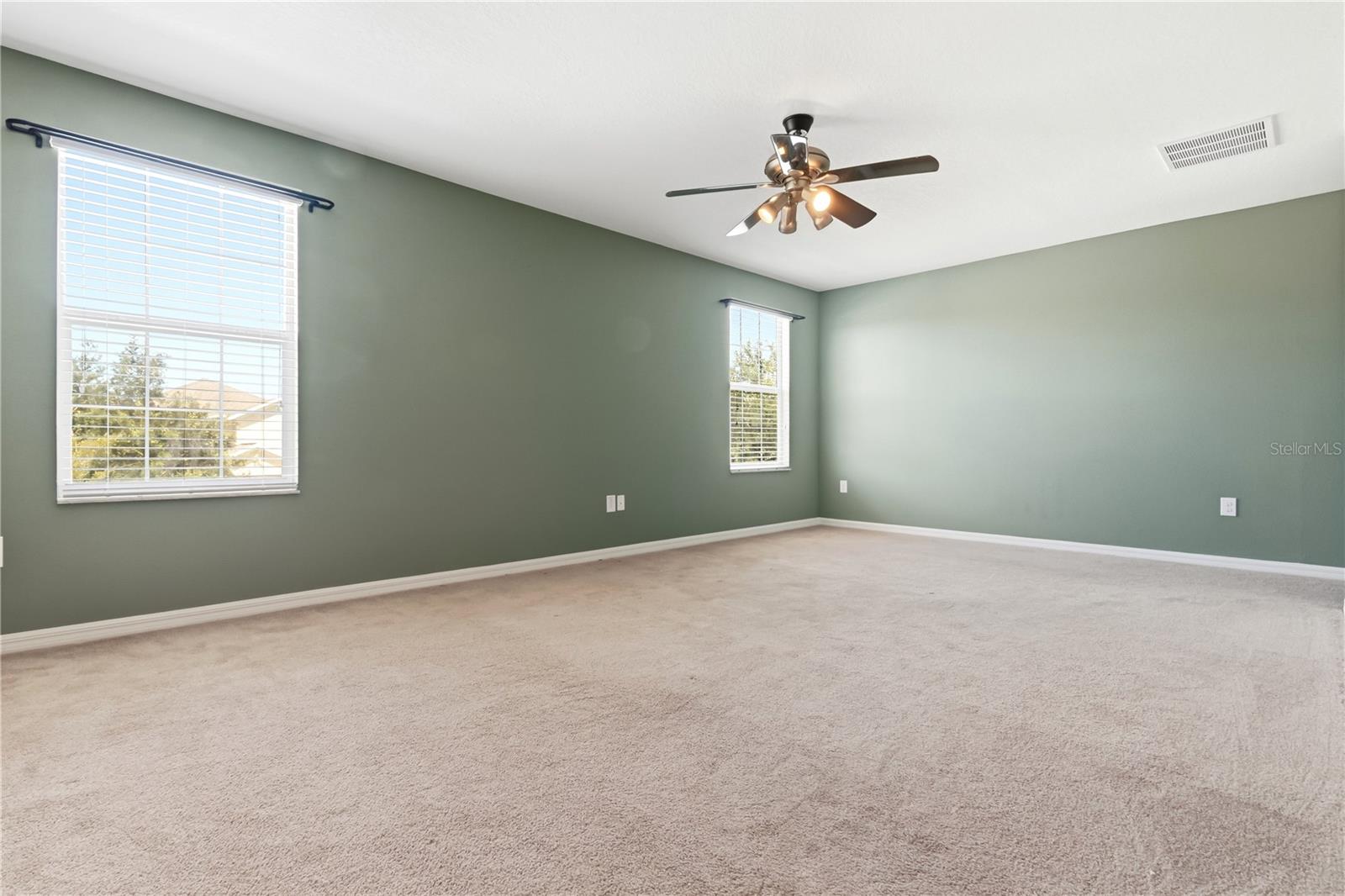 13822 REINDEER CIR