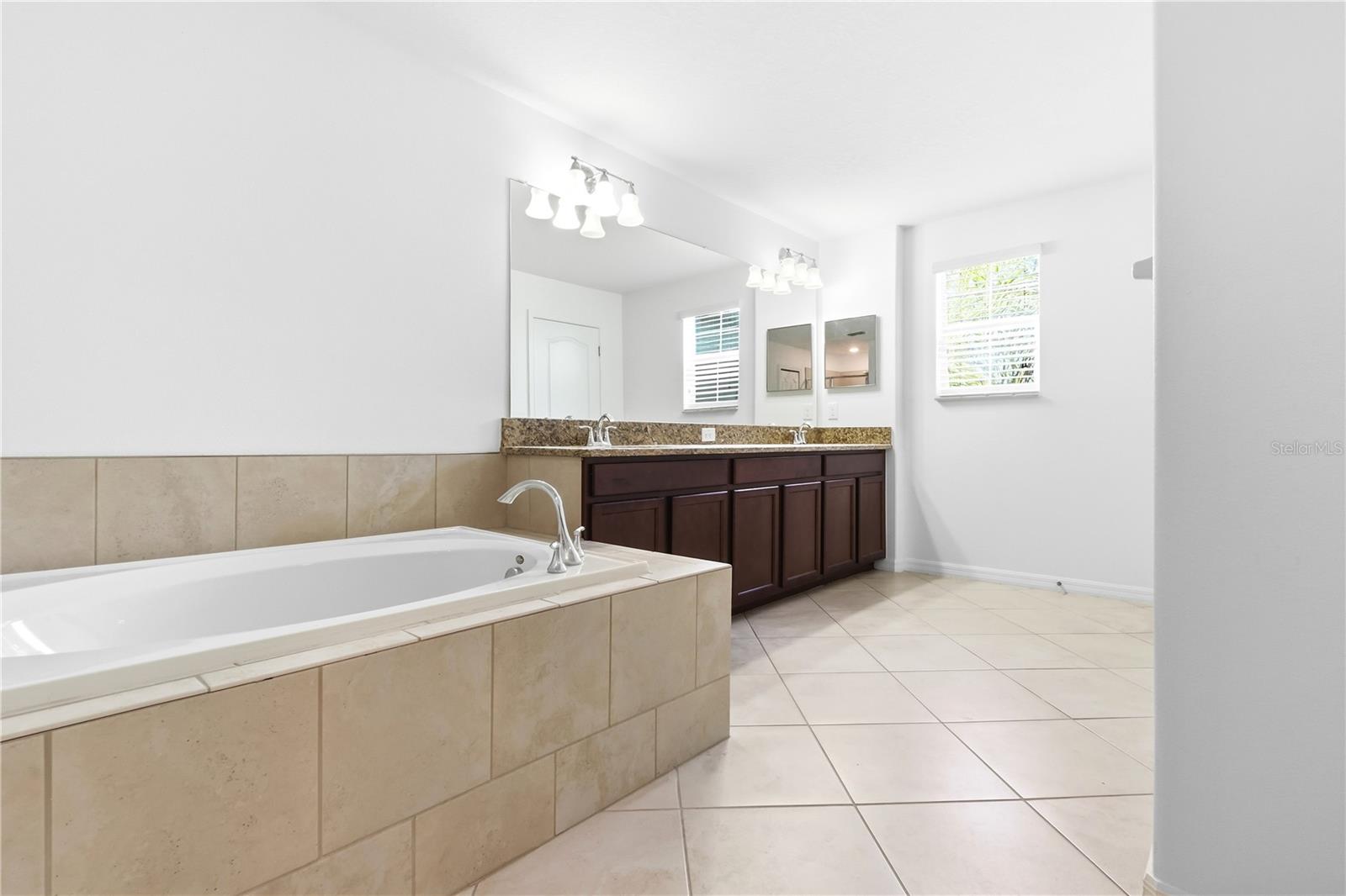 13822 REINDEER CIR