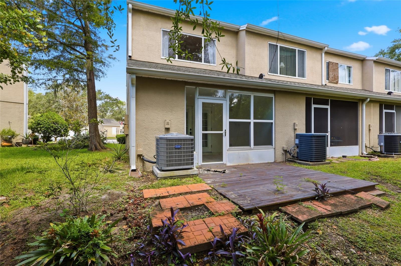 5416 CARROLLWOOD KEY DR #8