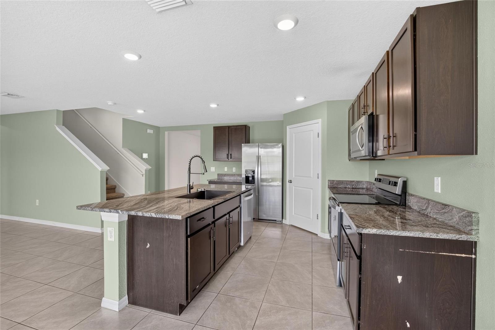 2818 GUMBO LIMBO DR