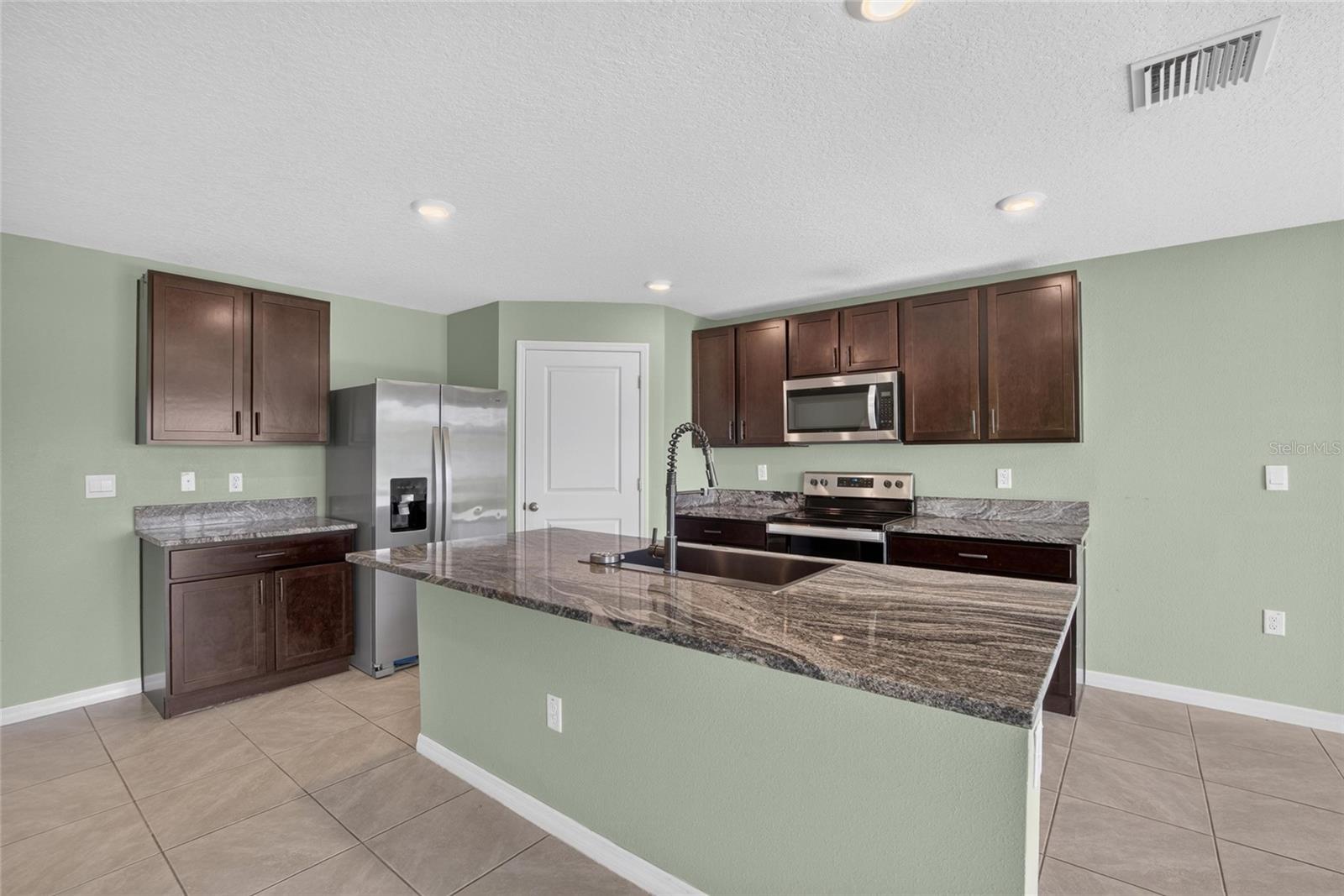 2818 GUMBO LIMBO DR