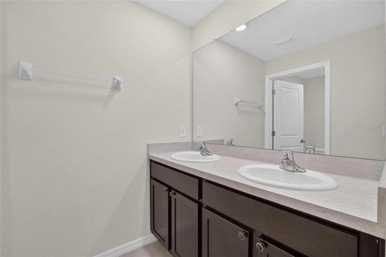2818 GUMBO LIMBO DR