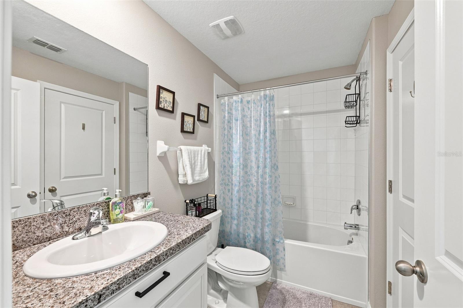 15548 FLORENCE HOLLOW PL