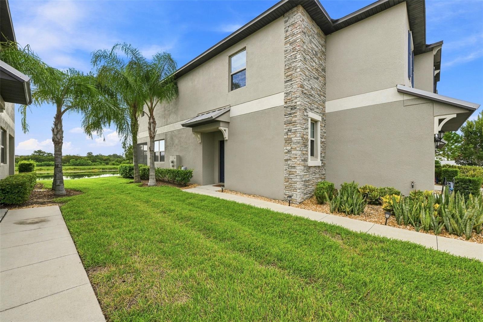 15548 FLORENCE HOLLOW PL