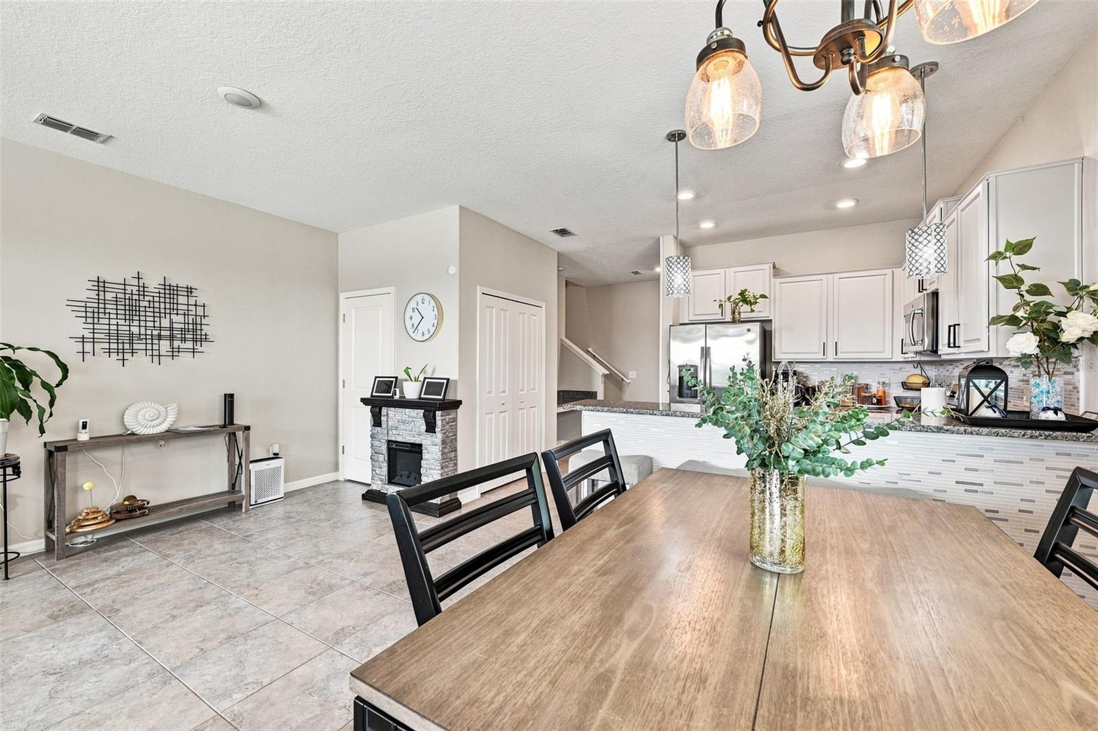 15548 FLORENCE HOLLOW PL