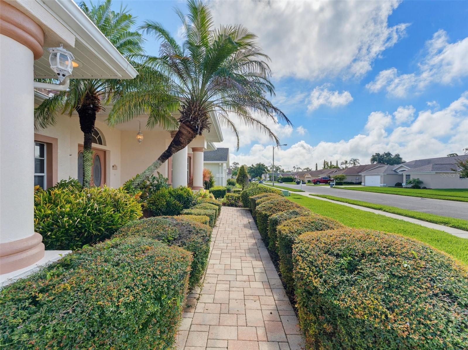 8425 DANBURY LN