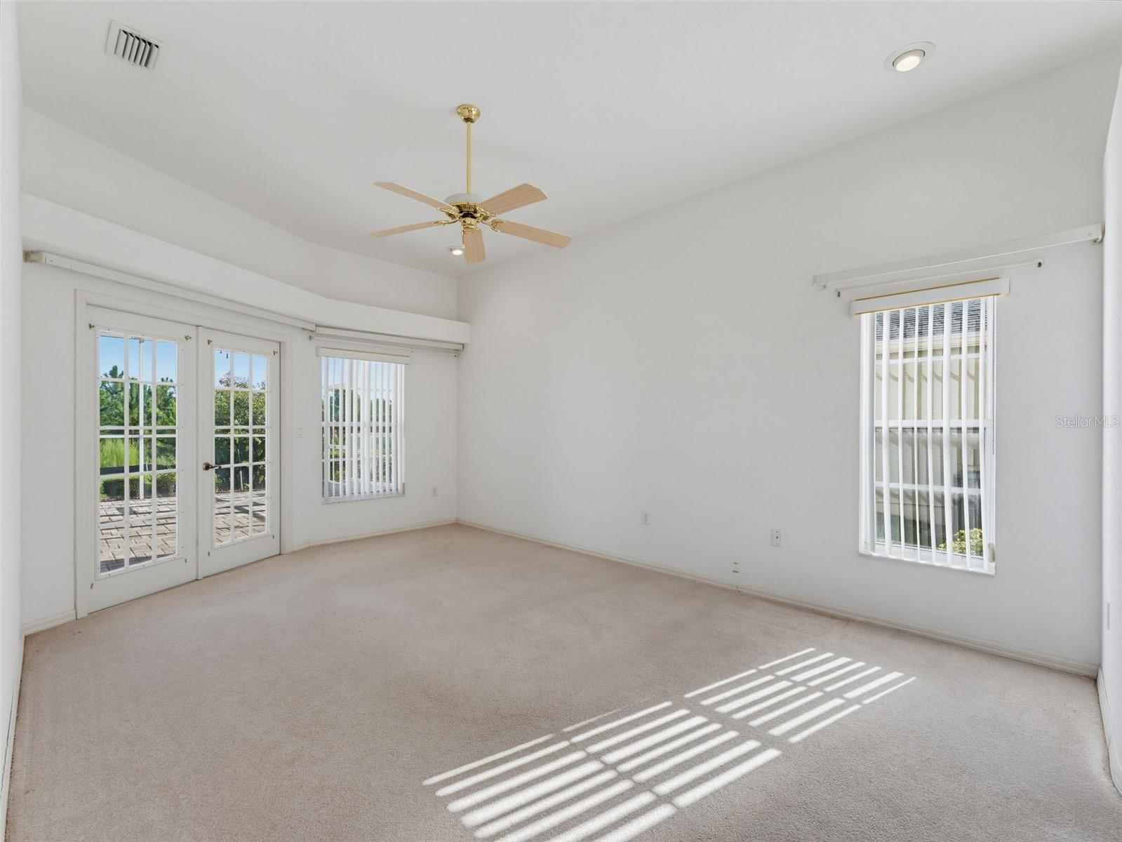 8425 DANBURY LN