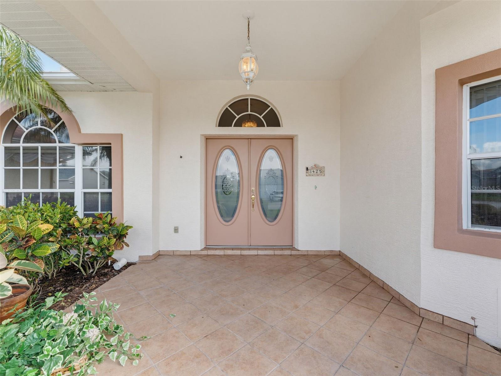 8425 DANBURY LN