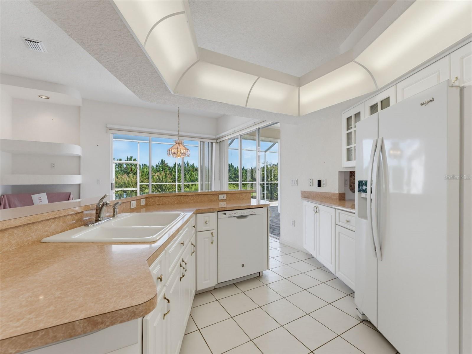 8425 DANBURY LN