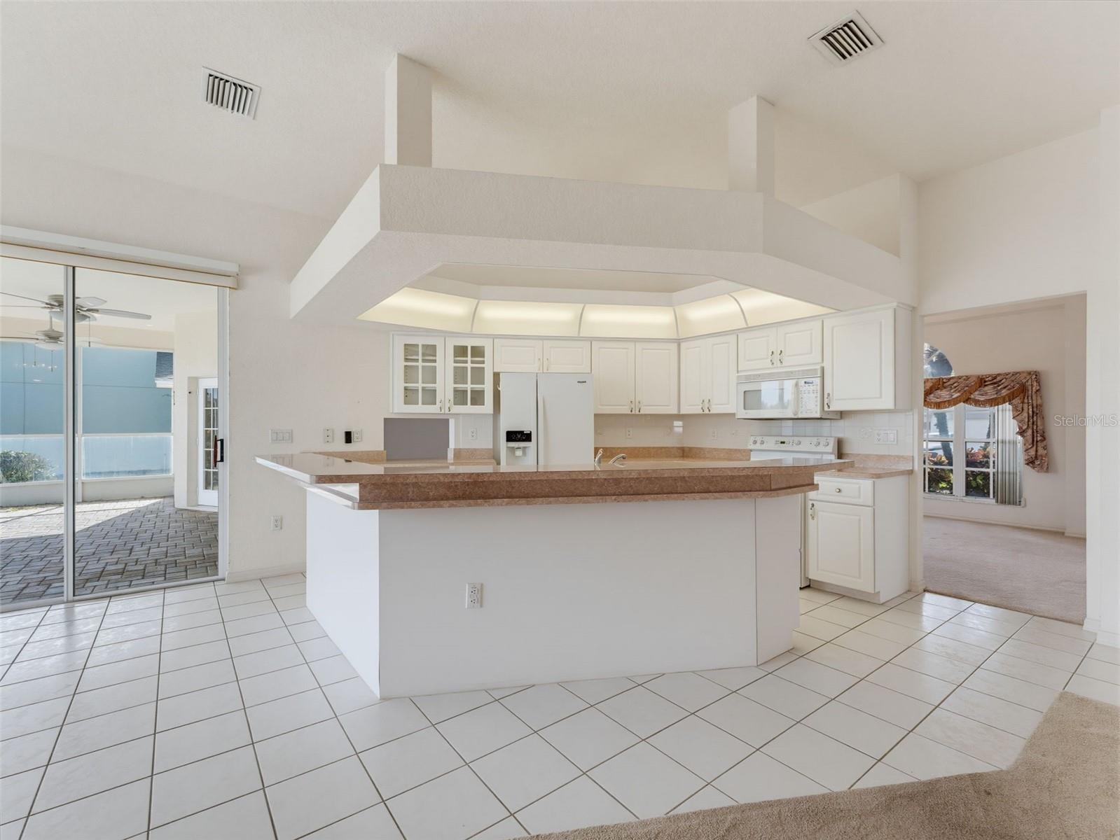 8425 DANBURY LN