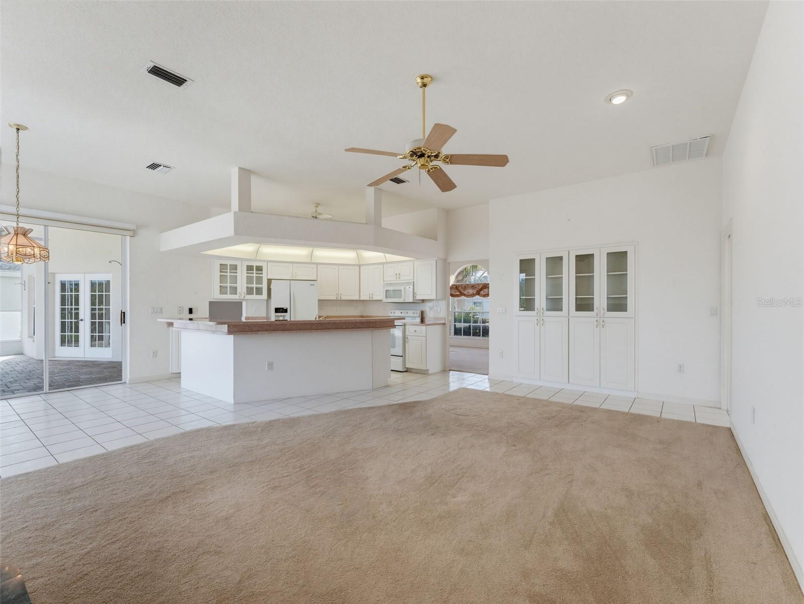 8425 DANBURY LN