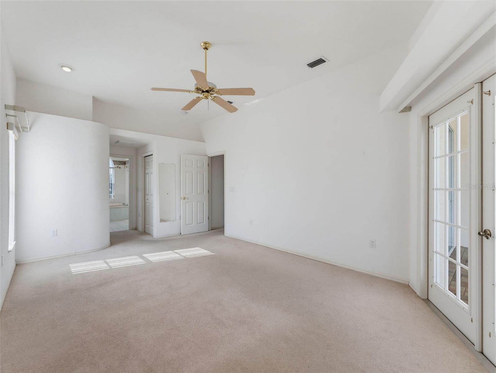 8425 DANBURY LN