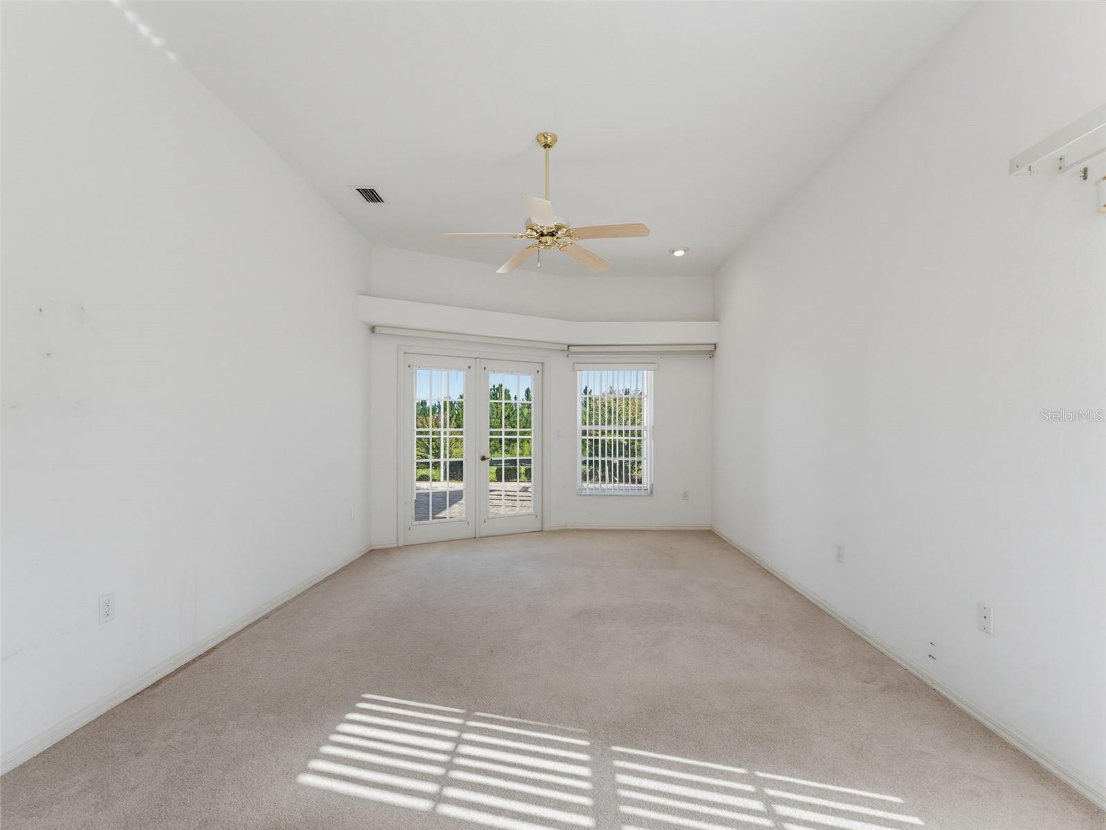8425 DANBURY LN