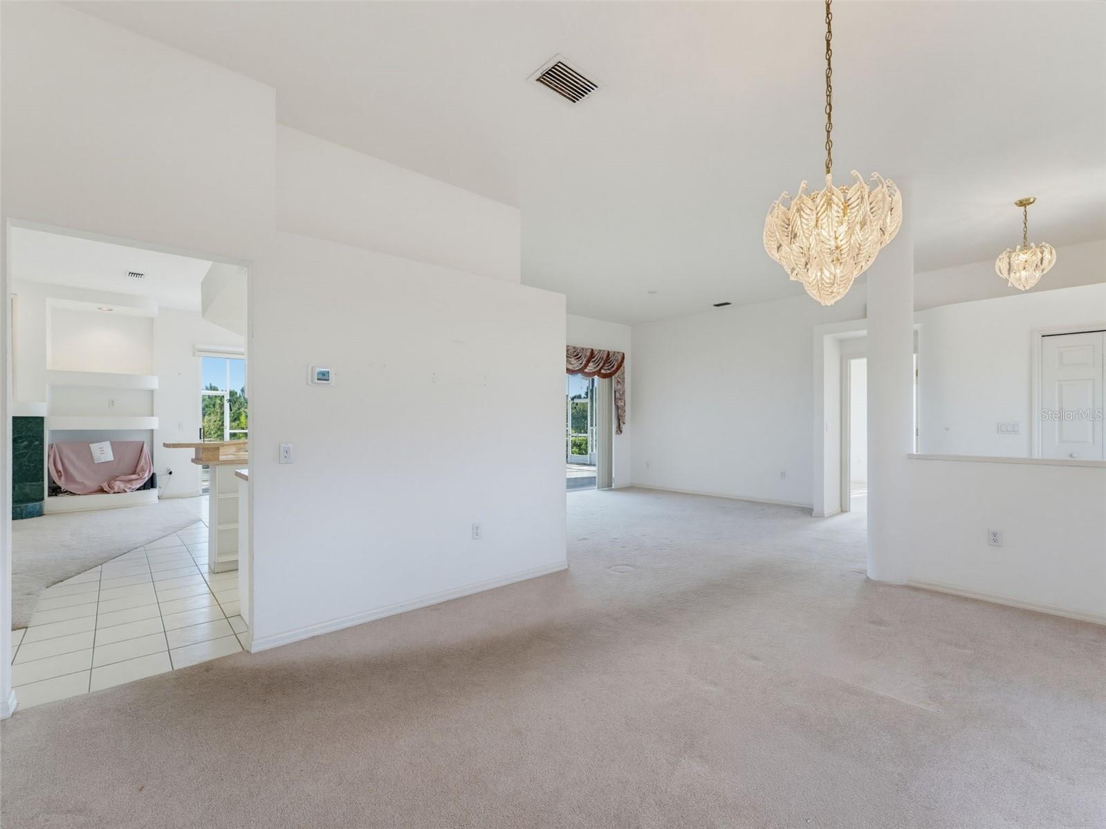 8425 DANBURY LN