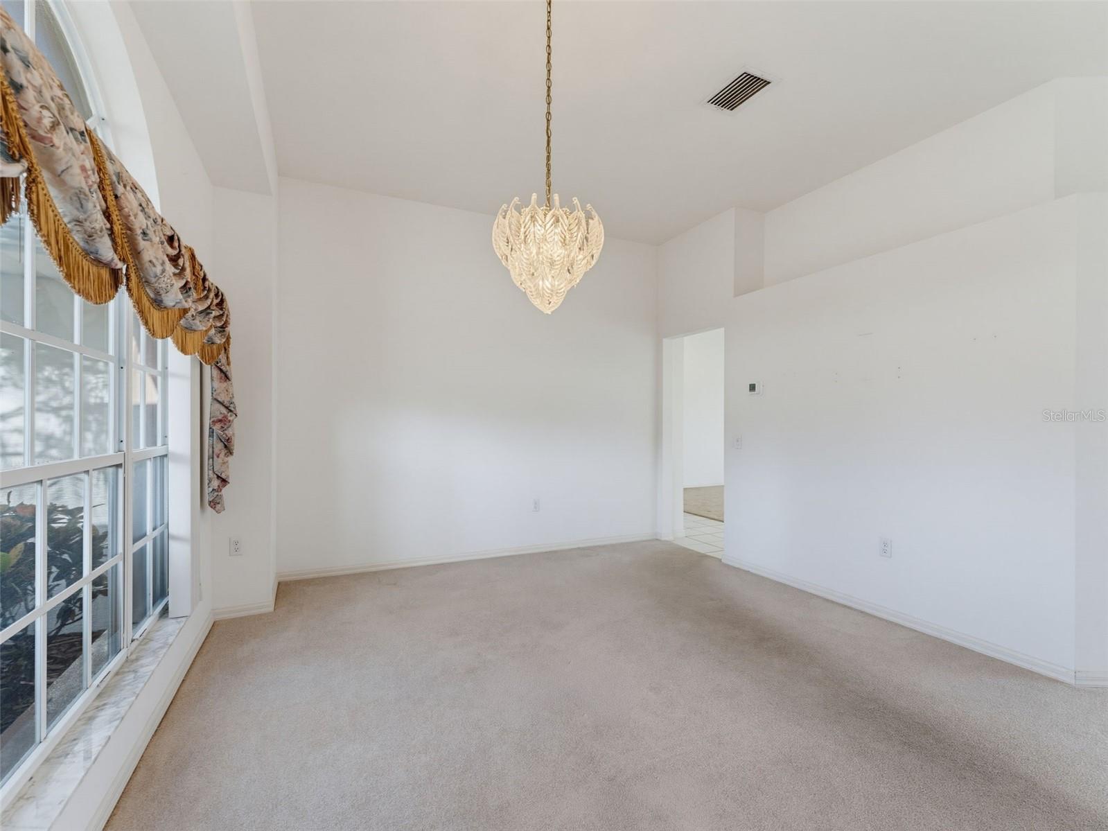 8425 DANBURY LN