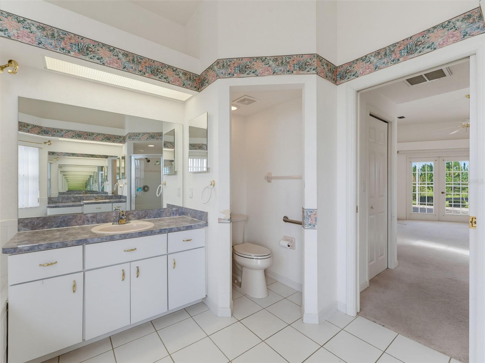 8425 DANBURY LN