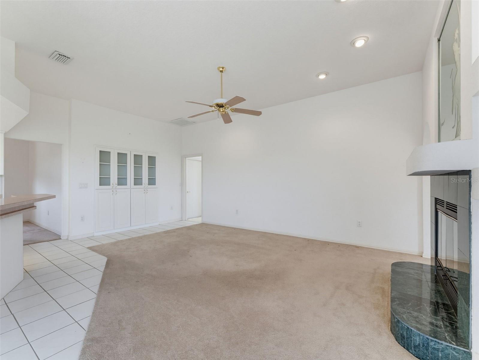 8425 DANBURY LN
