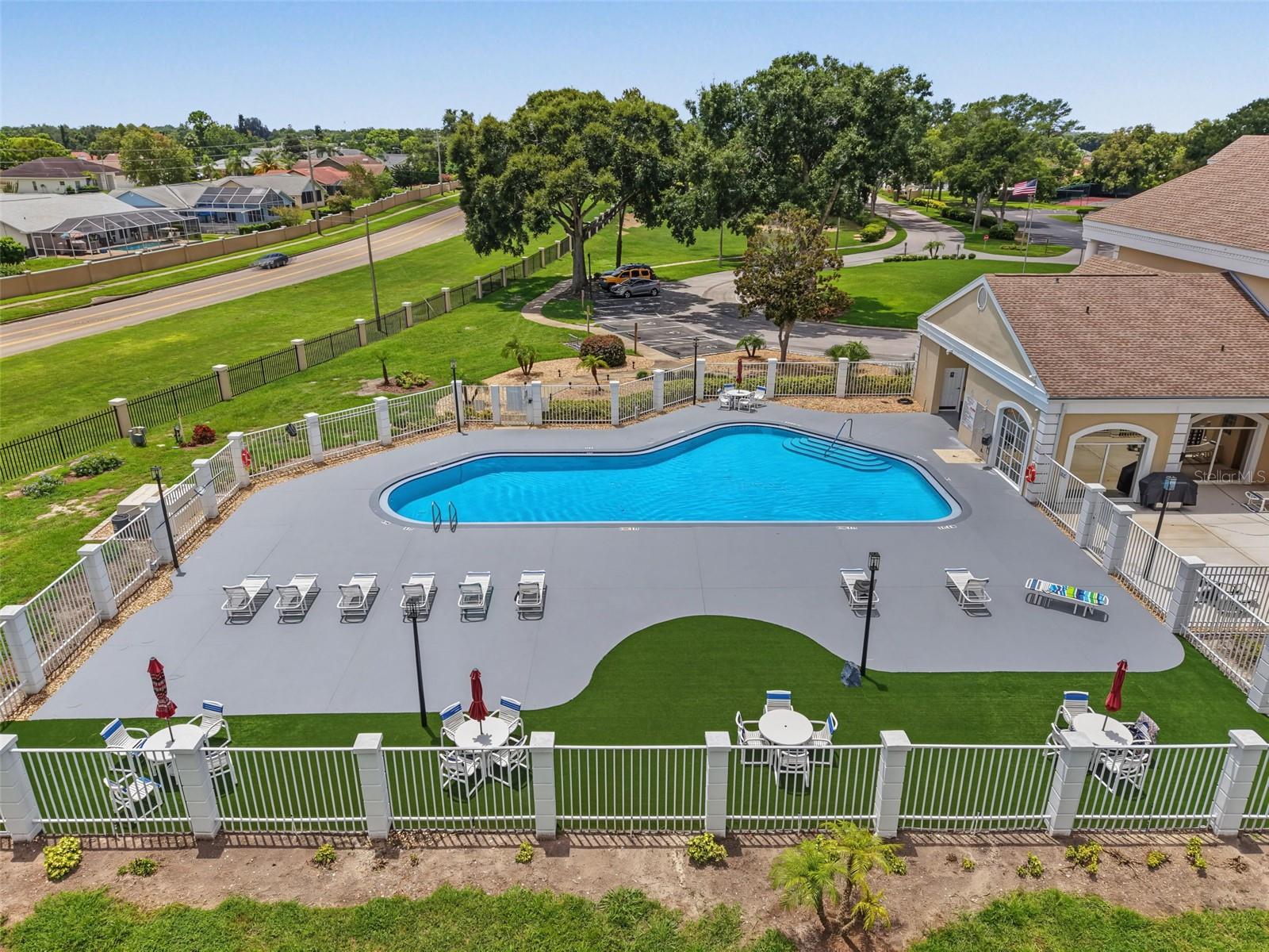 8425 DANBURY LN