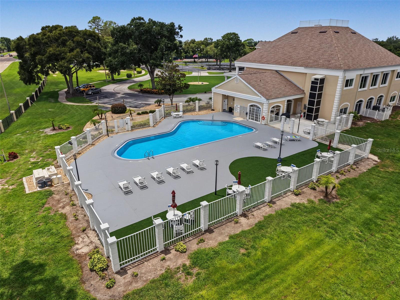 8425 DANBURY LN