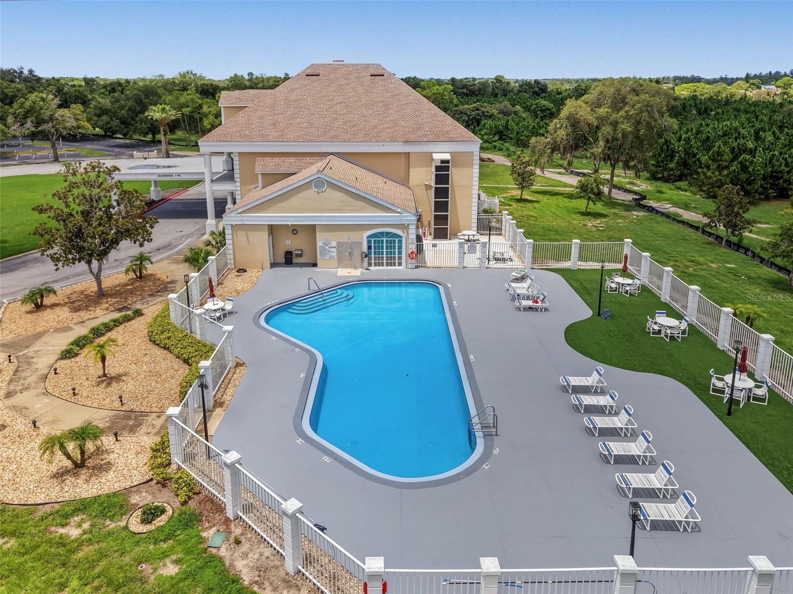 8425 DANBURY LN