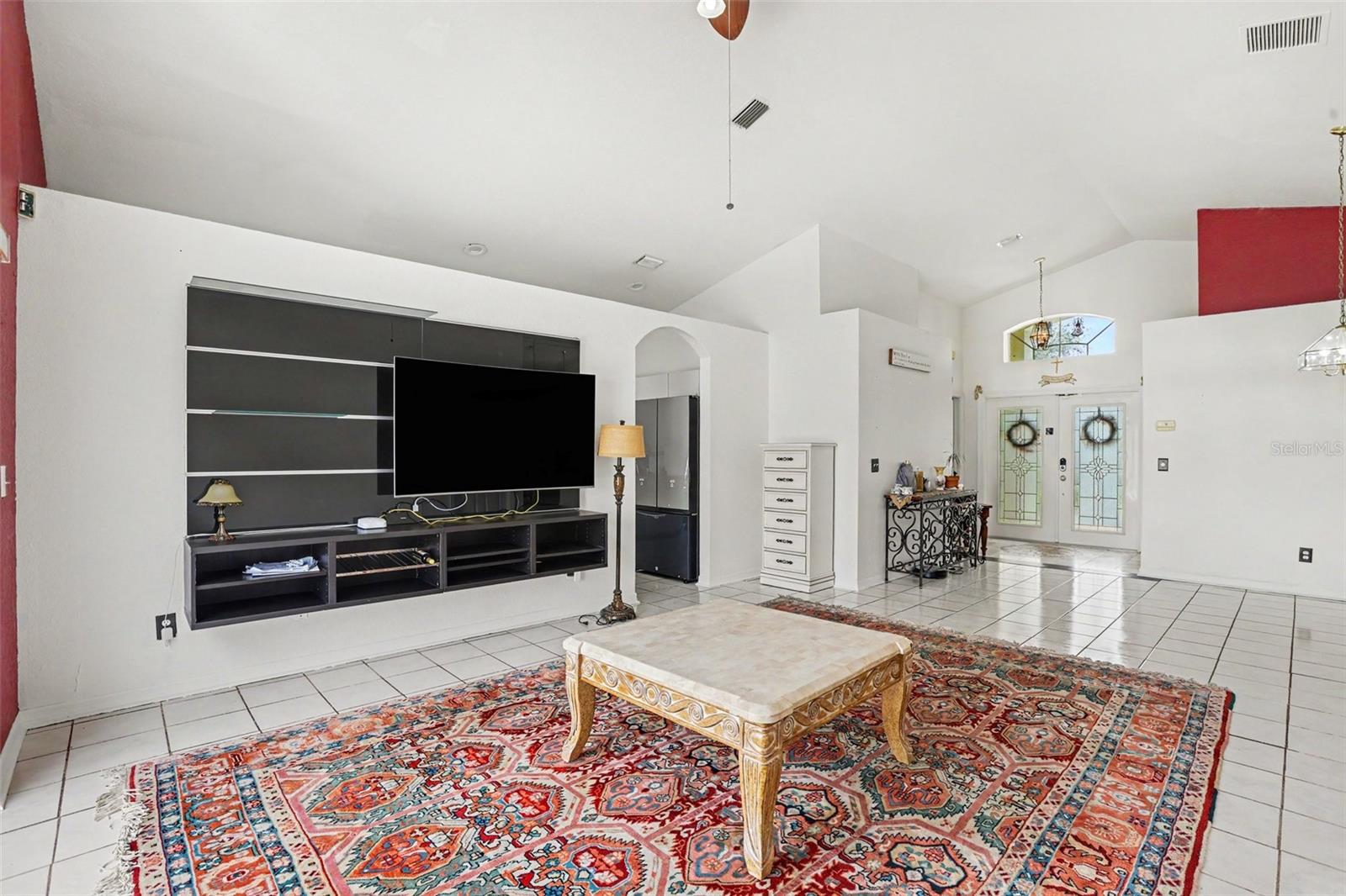 1102 VINETREE DR