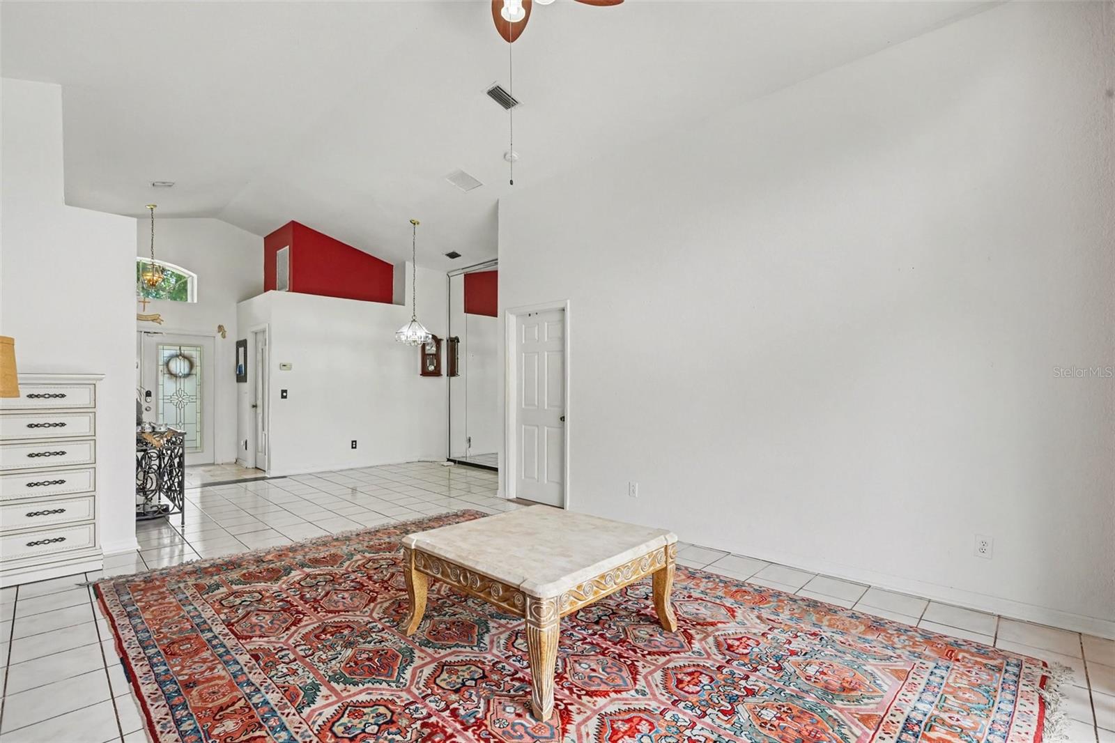 1102 VINETREE DR