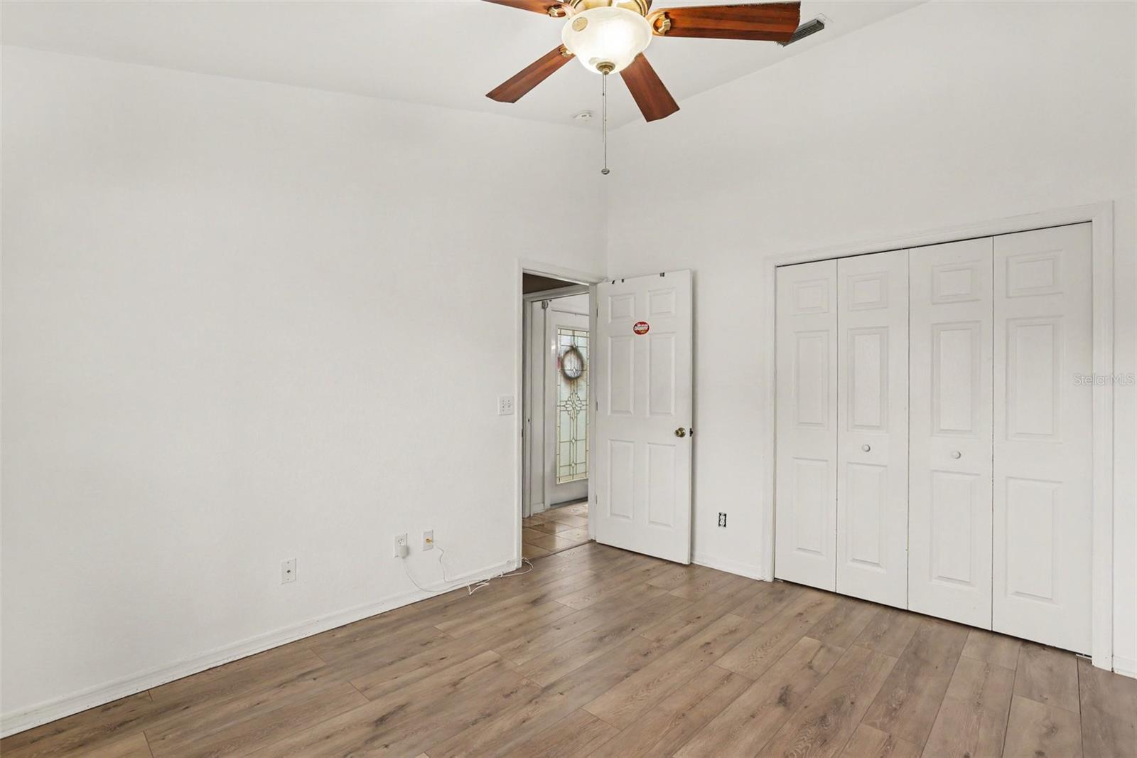 1102 VINETREE DR
