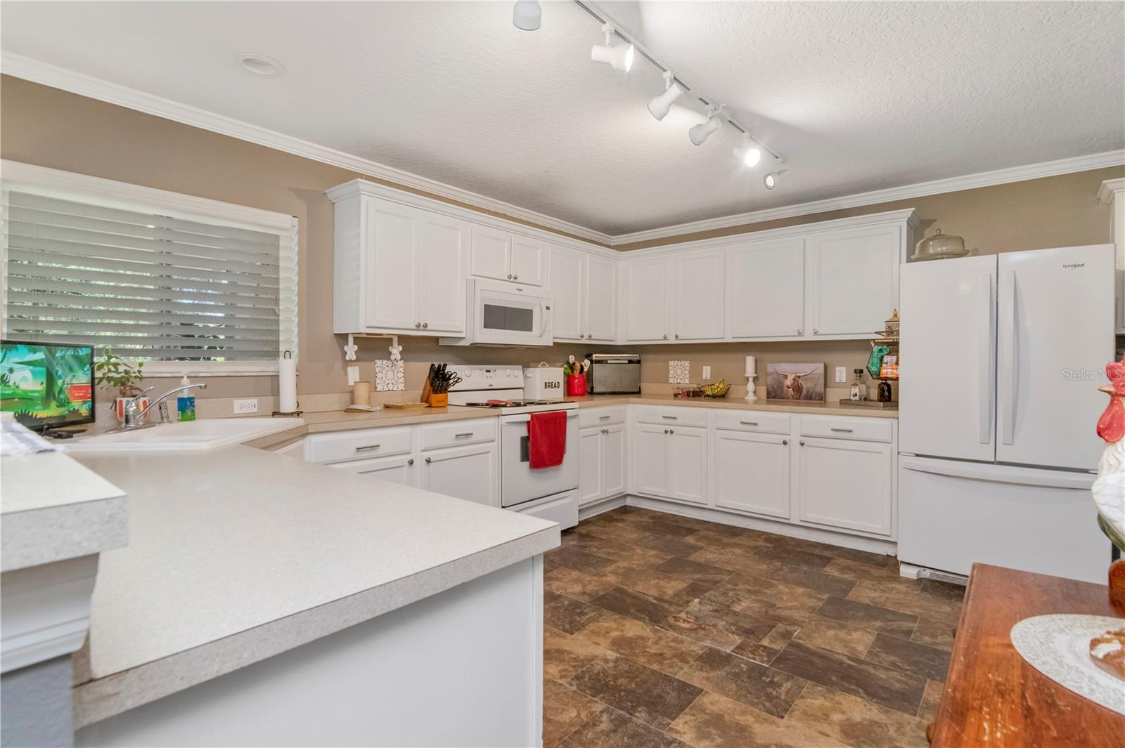 19604 TIMBERBLUFF DR