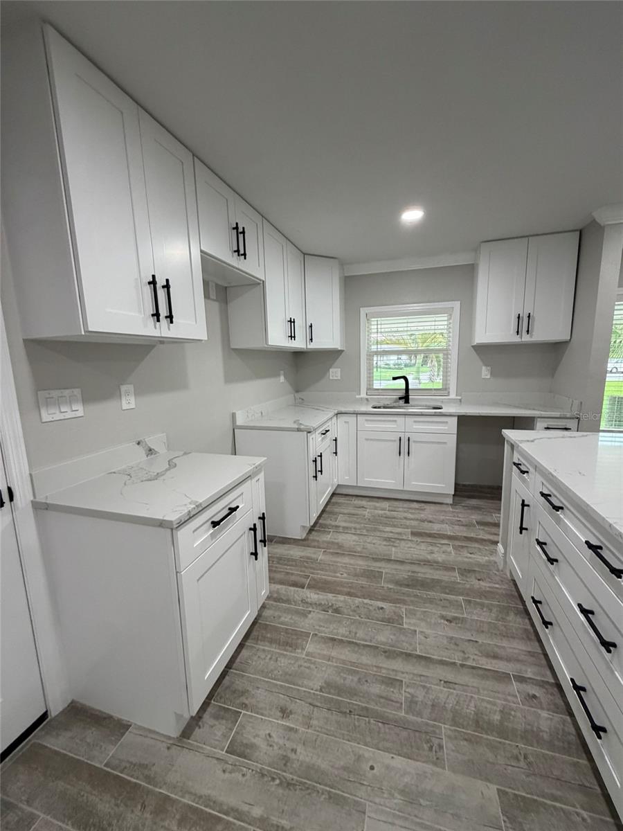 8715 DRIFTWOOD DR