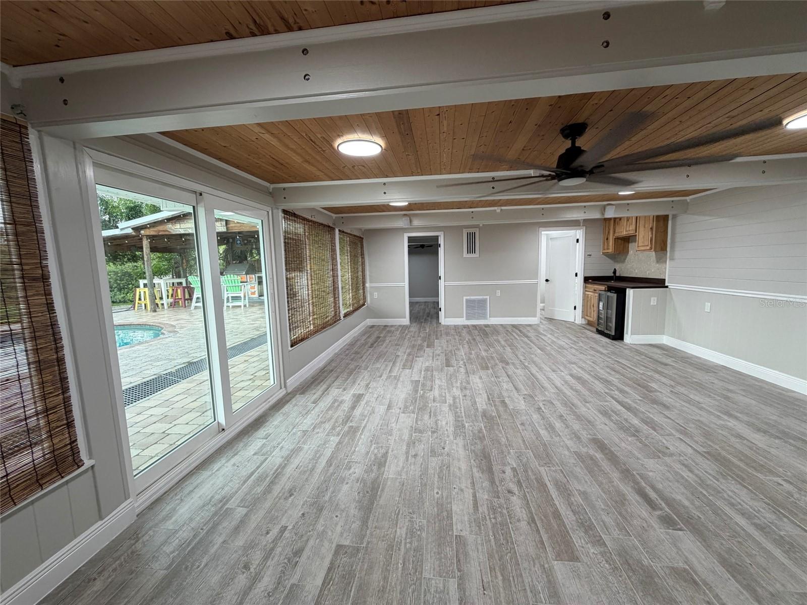8715 DRIFTWOOD DR