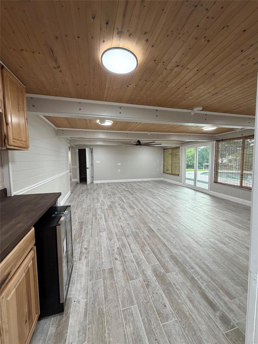 8715 DRIFTWOOD DR